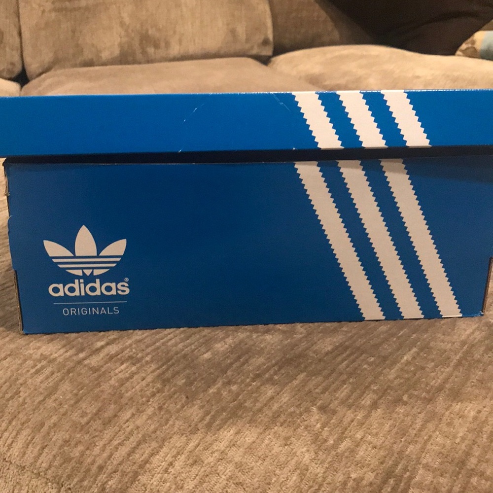 Adidas shoes - Picture 5 of 6